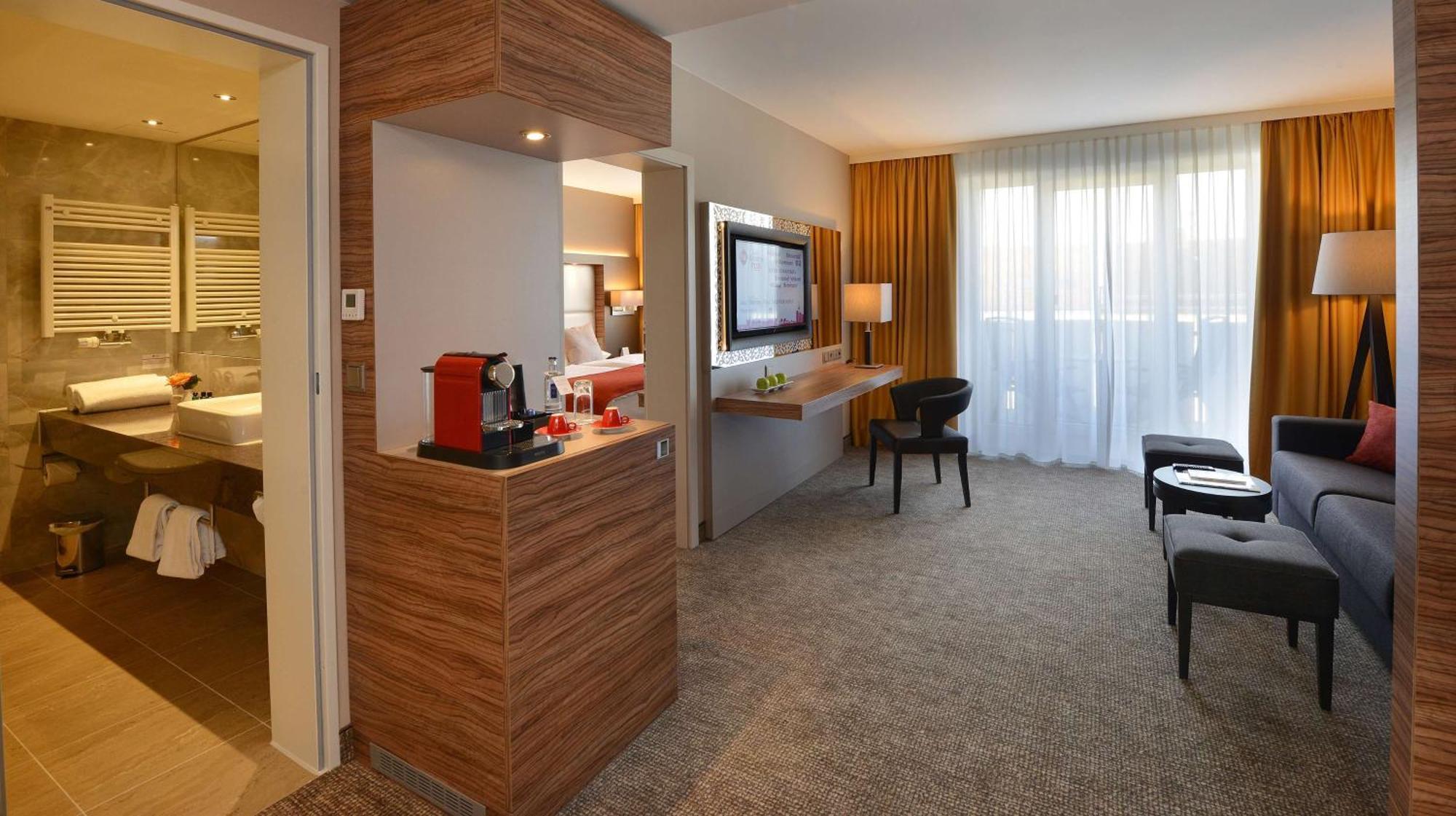 Best Western Plus Delta Park Hotel MHG Dış mekan fotoğraf